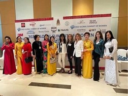 Η Γ.Γ. του Επιμελητηρίου Λάρισας Καλ.Τζήκα στην Παγκόσμια Σύνοδο Κορυφής Γυναικών Επιχειρηματιών στην Μπανγκόκ