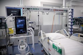 Ξεμένουν από ΜΕΘ COVID τα νοσοκομεία της Θεσσαλίας - Στο 77% η πληρότητα 