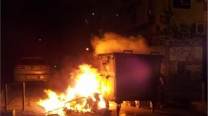 Φωτιά σε έξι κάδους απορριμμάτων στη Λάρισα