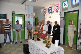 Η Ρένα Καραλαριώτου στον αγιασμό του νέου Δημοτικού Σχολείου στις Φυλακές Λάρισας
