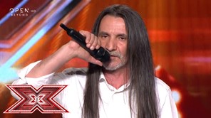 X- Factor: Έκλεψε τις εντυπώσεις τραυματιοφορέας του ΠΓΝΛ (Bίντεο)