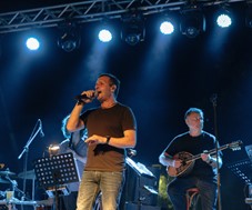Δήμος Κιλελέρ: Μάγεψε το κοινό ο Δημήτρης Μπάσης στη συναυλία για το φεστιβάλ σκόρδου