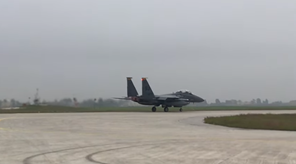 Γιορτάζει η Πολεμική Αεροπορία - Εντυπωσιακή απογείωση F-15 στην 110 Π.Μ. Λάρισας (video)