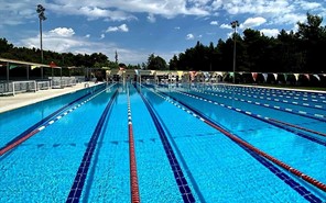 Στα ανοικτά κολυμβητήρια οι αθλητές και οι υποψήφιοι των Πανελλαδικών εξετάσεων