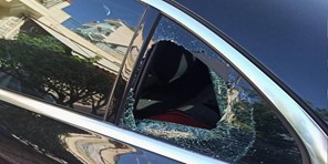 Λάρισα: Έσπασαν κλειδαριές, "ρήμαξαν" αυτοκίνητα - Άρπαξαν τσαντάκι με 18.000 ευρώ
