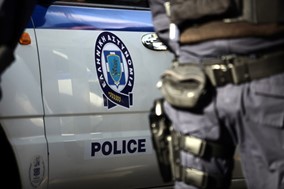 Μεγάλη αστυνομική επιχείρηση στον Τύρναβο με 3 συλλήψεις και πληθώρα παραβάσεων 