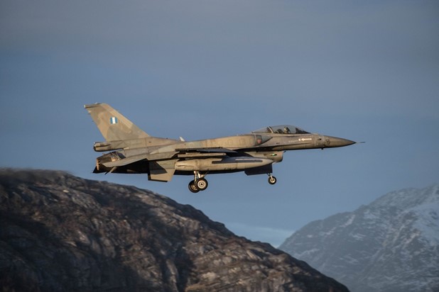 Ελληνικά F-16 στον αρκτικό κύκλο – «Σηκώθηκαν» από τη Λάρισα (Εικόνες)