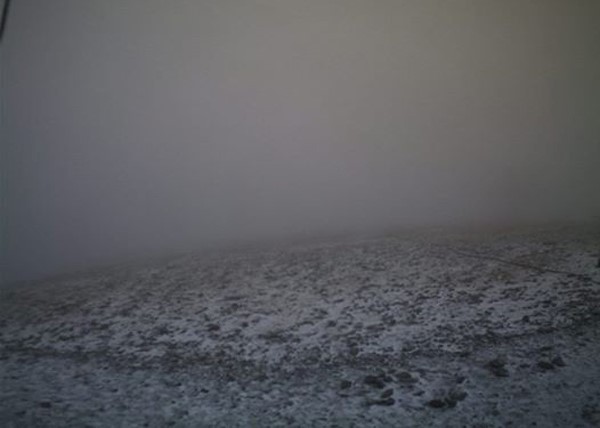 Φθινοπωρινό χιόνι στον Ολυμπο σε υψόμετρο πάνω από 2.200 μέτρα