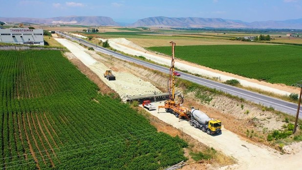 Σε εξέλιξη οι εργασίες στο νέο δρόμο που κατασκευάζει η Περιφέρεια Θεσσαλίας από Τερψιθέα έως Ραχούλα (φωτο – βίντεο)